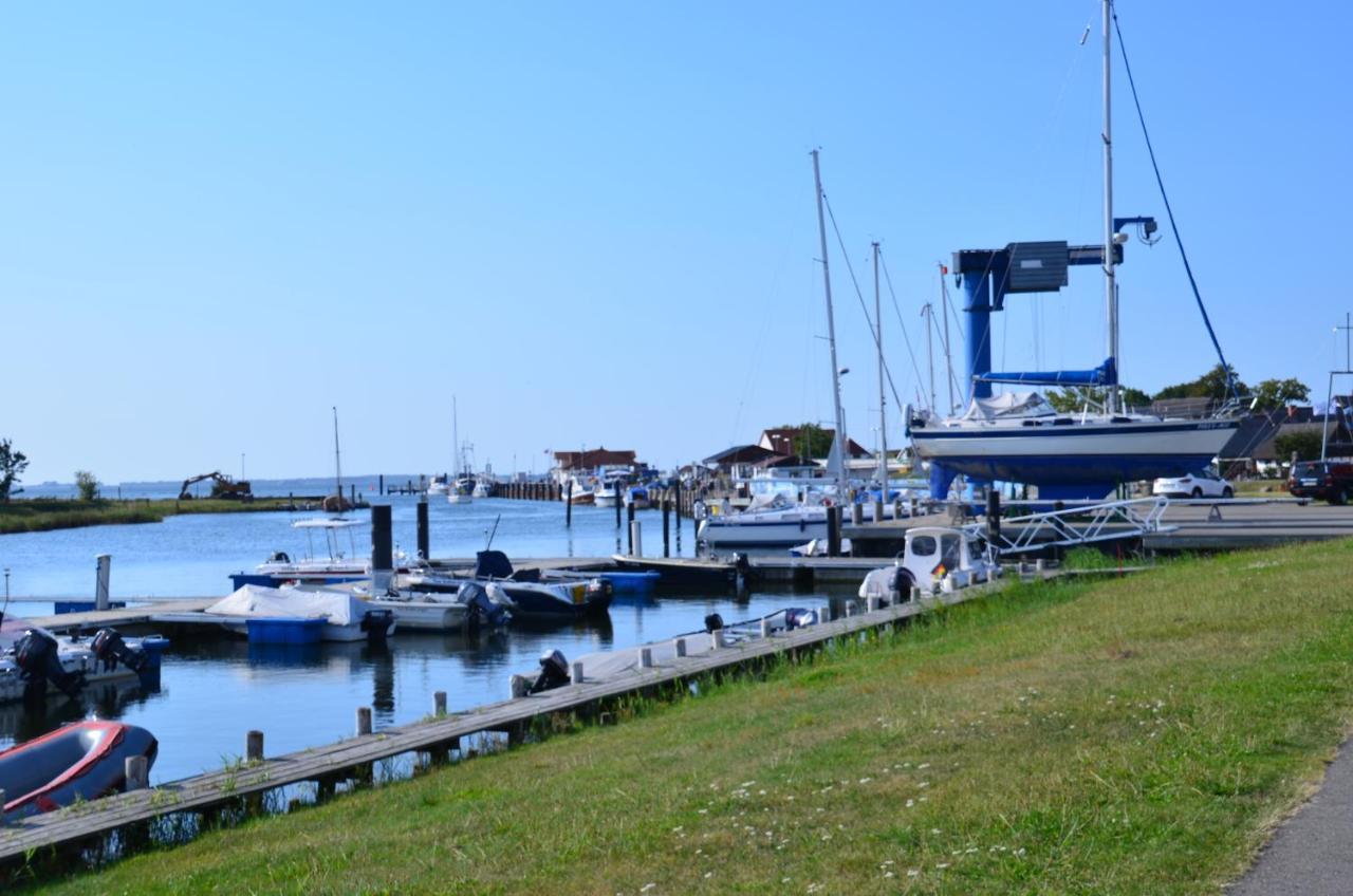 Reetferienhaus - Schaprode Hafen Exterior foto